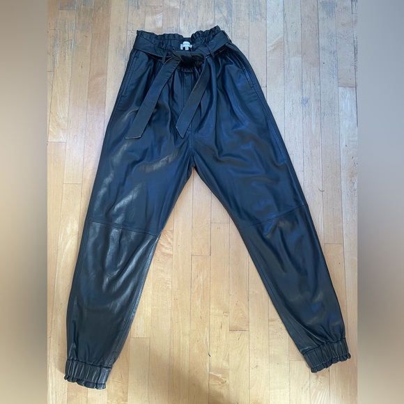 MUNTHE talca pant in black size 38, 6 or 8. There is a small scratch on the back - Picture 3 of 5